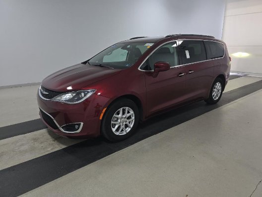 2020 Chrysler Pacifica Touring's photo